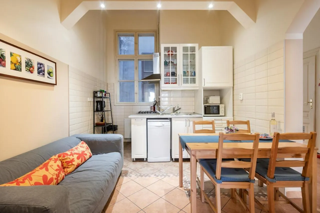 Lonyay Grand Central Budapest Apartment
