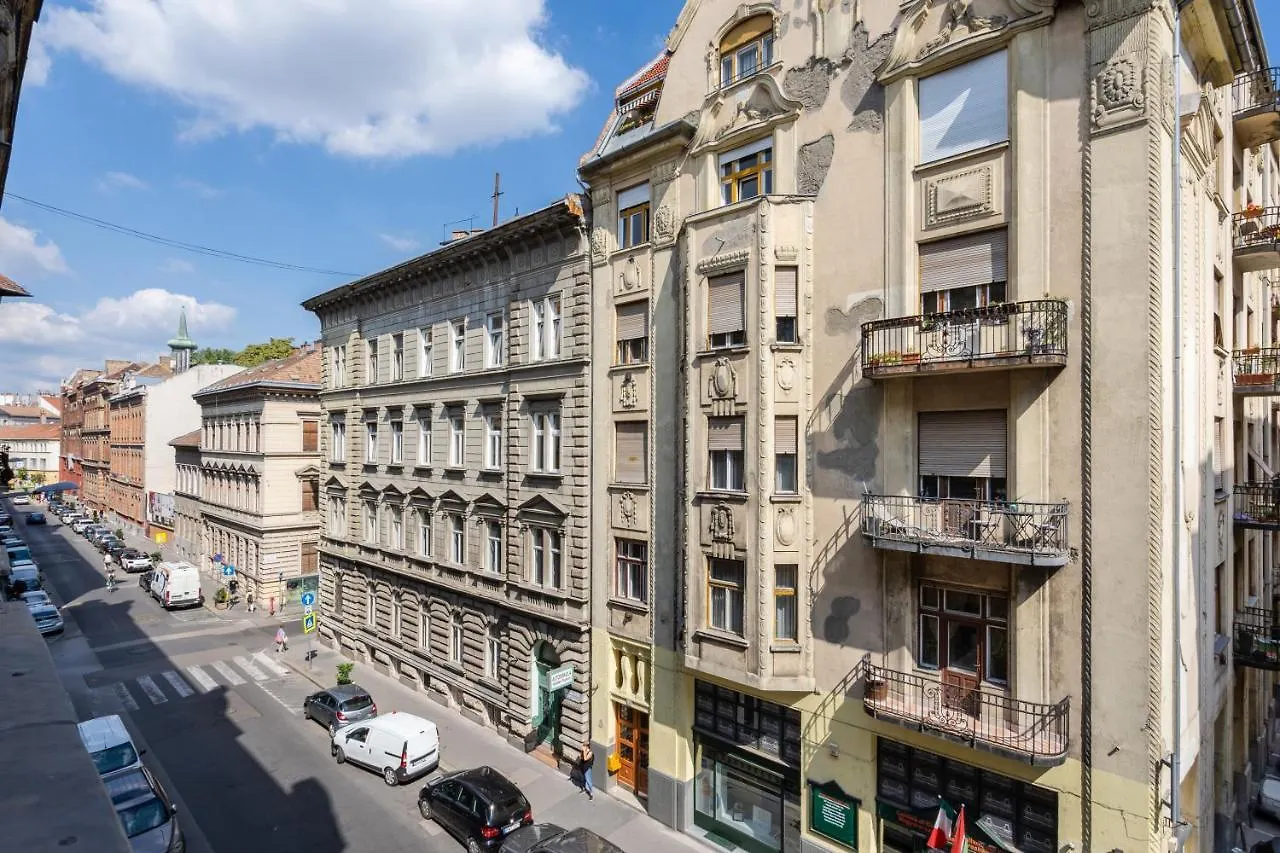 Apartment Lonyay Grand Central Budapest Hungary