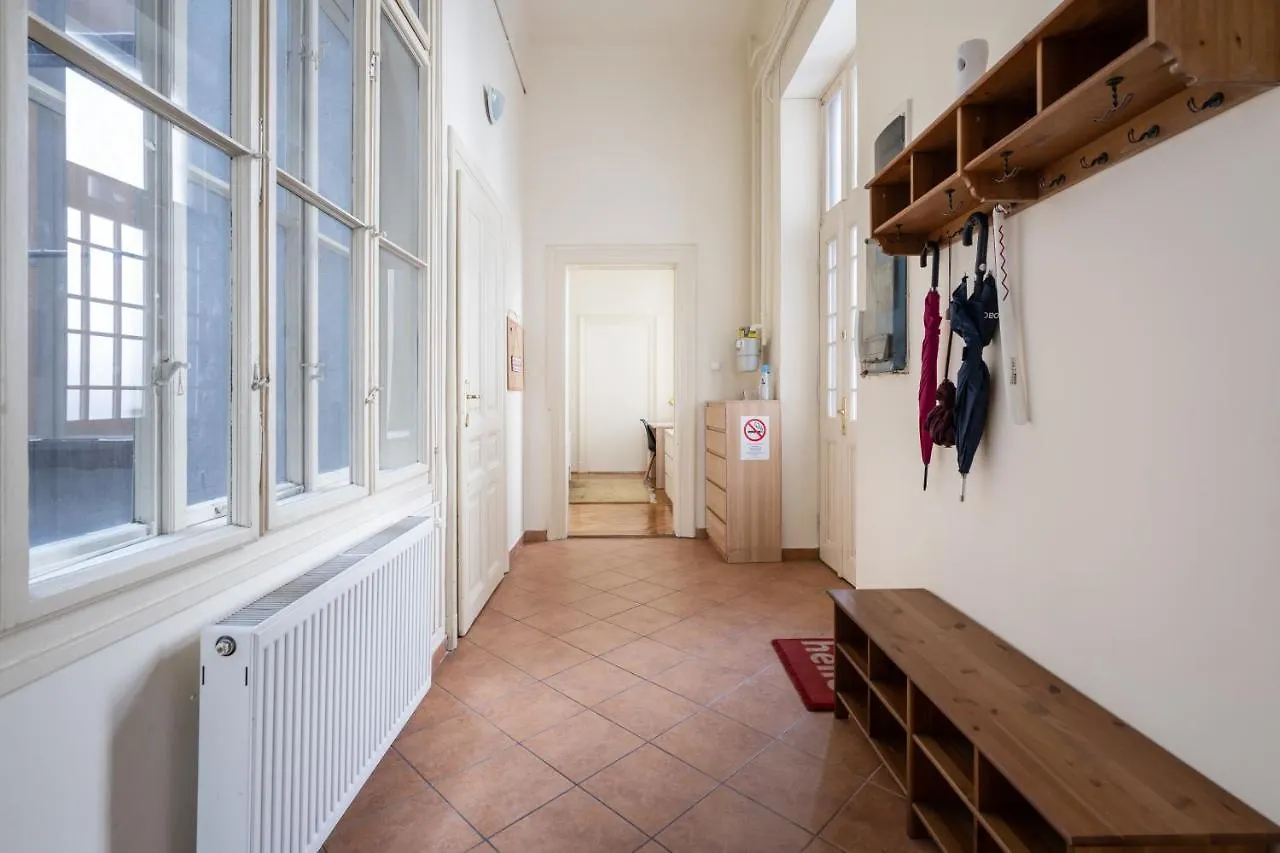 Lonyay Grand Central Budapest Apartment