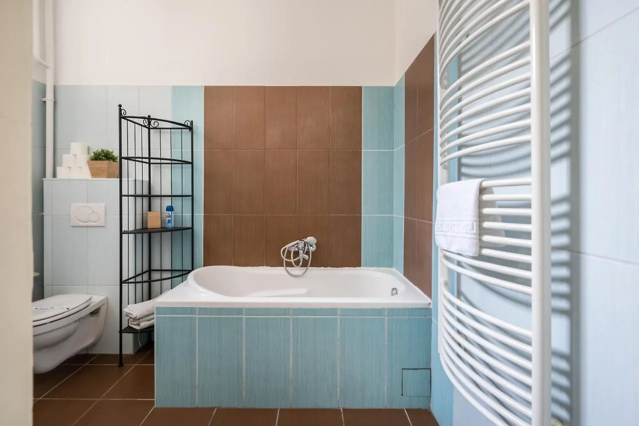 Lonyay Grand Central Budapest Apartment